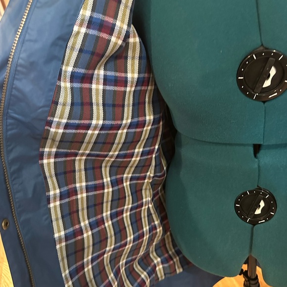 Ladies rain jacket with hood - Picture 4 of 8